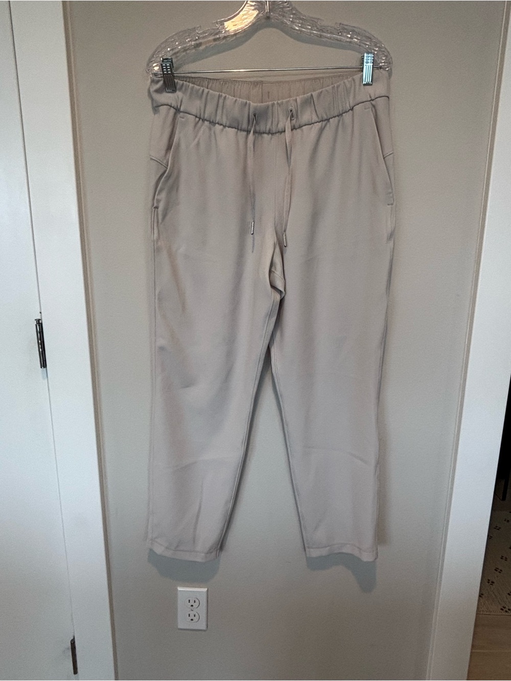 lululemon athletica Women's Cream Drawstring Joggers